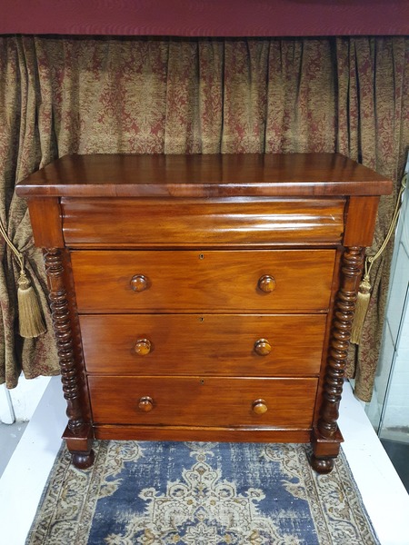 Mahogany Chest of drawers with turned wooden handles